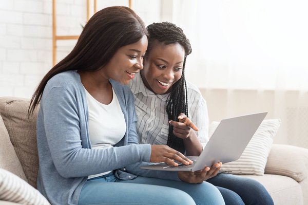 Les plateformes de rencontre libertine : comment les choisir efficacement ?