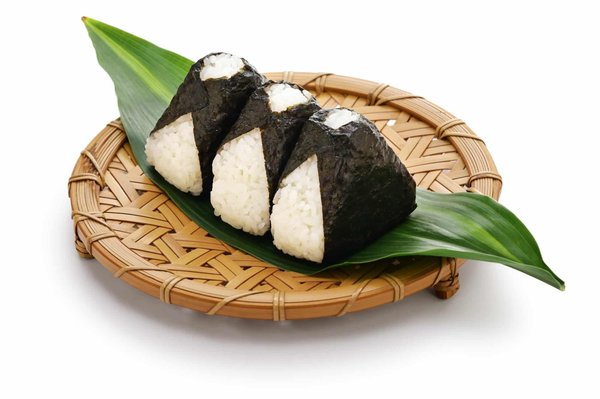 Comment préparer des onigiri créatifs et délicieux ?